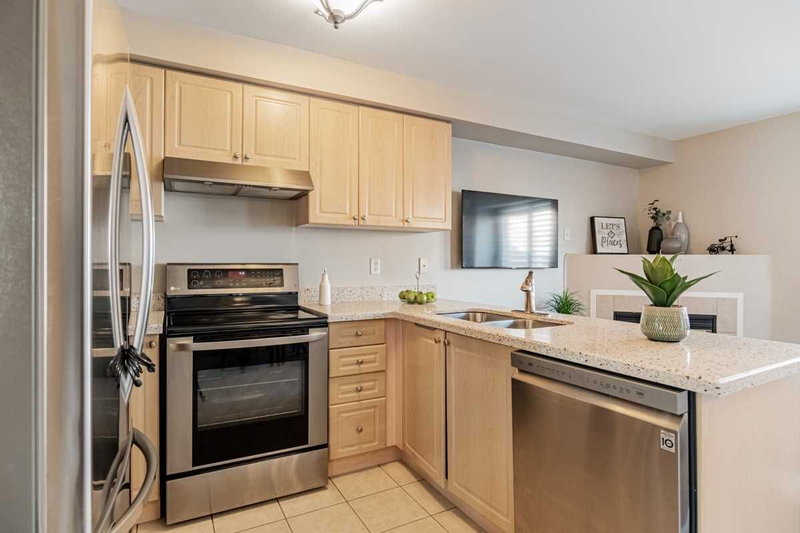 5897 Churchill Meadows Blvd, Mississauga, L5M6Y1 | Image 2