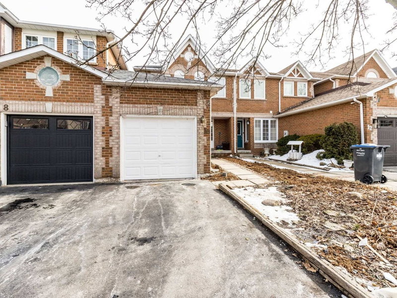 10 Mullis Cres, Brampton, L6Y 4T3 | Image 2