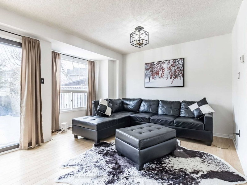 10 Mullis Cres, Brampton, L6Y 4T3 | Image 3