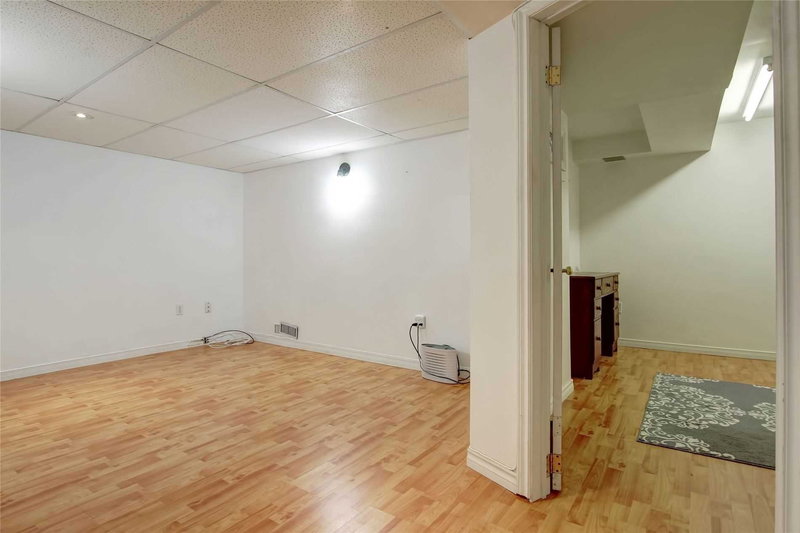 Bsmt - 3474 Covent Cres, Mississauga, L5M 7K7 | Image 2