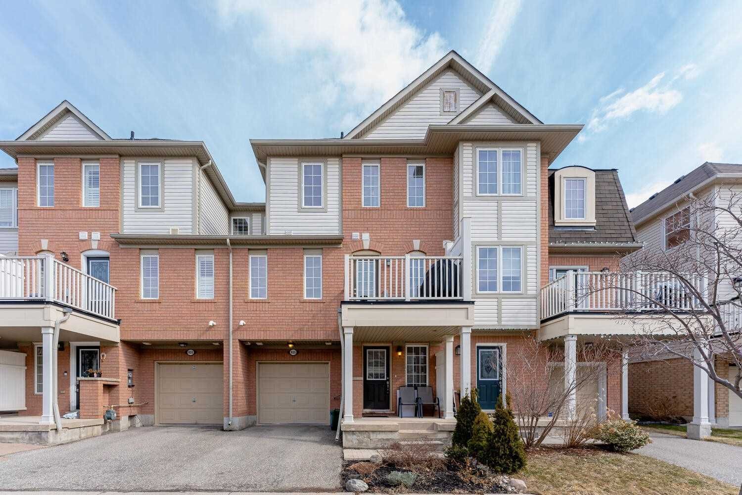Townhouse sold at 935 Sprague Place, Milton, Ontario, L9T0K8 - Coates - MLS: W5532230