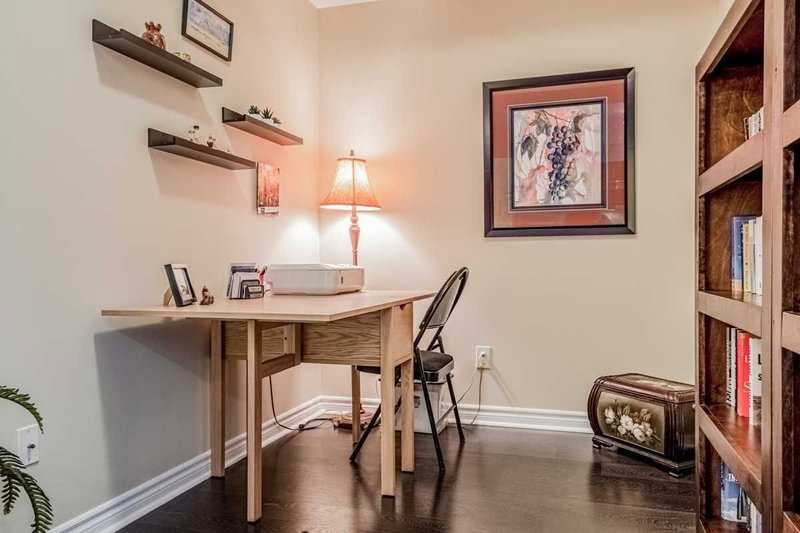 1301 - 3865 Lake Shore Blvd W, Toronto, M8W1R4 | Image 3