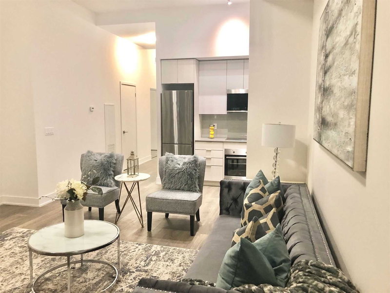 320 - 297 Oak Walk Dr, Oakville, L6H3R6 | Image 3