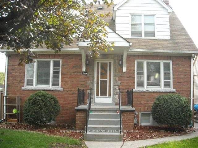 Main Fl - 1 Ash Cres, Toronto, M8W 1E2 | Image 2