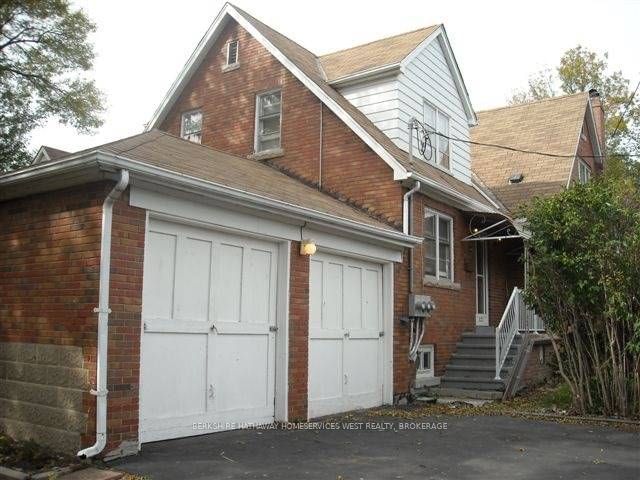 Main Fl - 1 Ash Cres, Toronto, M8W 1E2 | Image 3