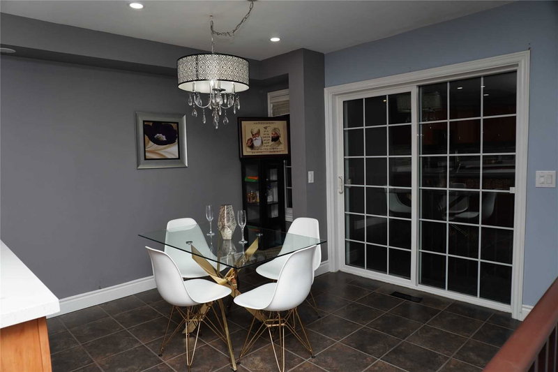 27 Denison Ave, Brampton, L6X0H2 | Image 2