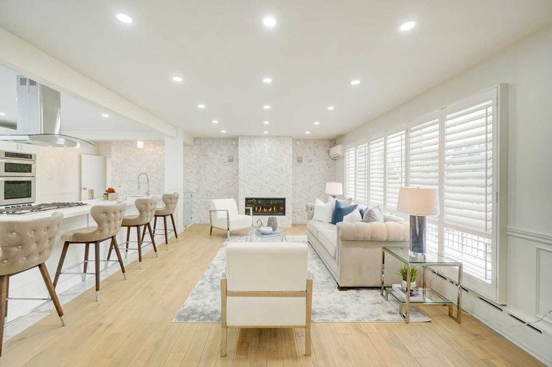 2037 Lynchmere Ave, Mississauga, L5B1W7 | Image 3