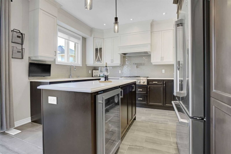 10 Spokanne St, Brampton, L6R 4A2 | Image 2