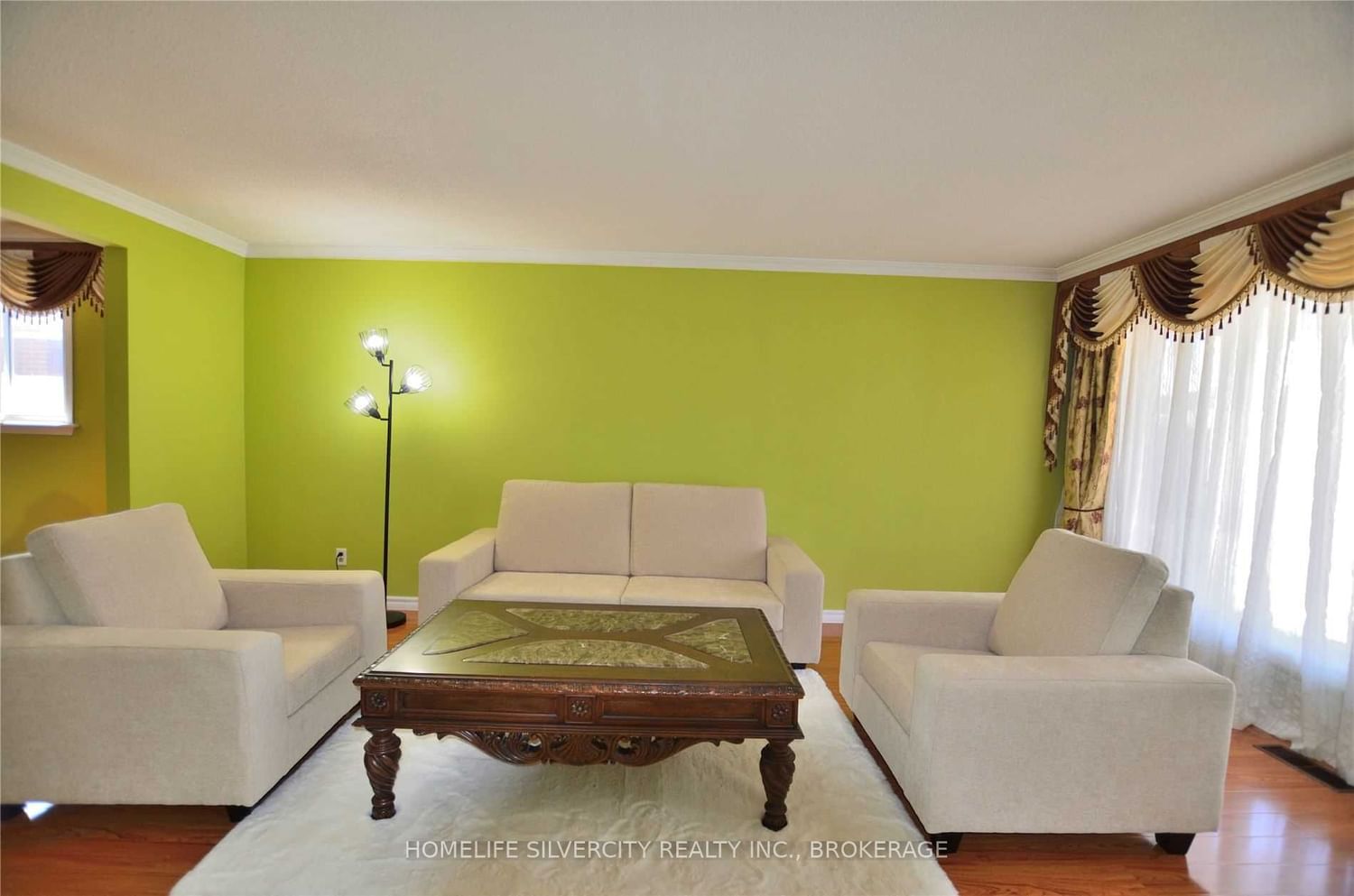 Listing Image 7