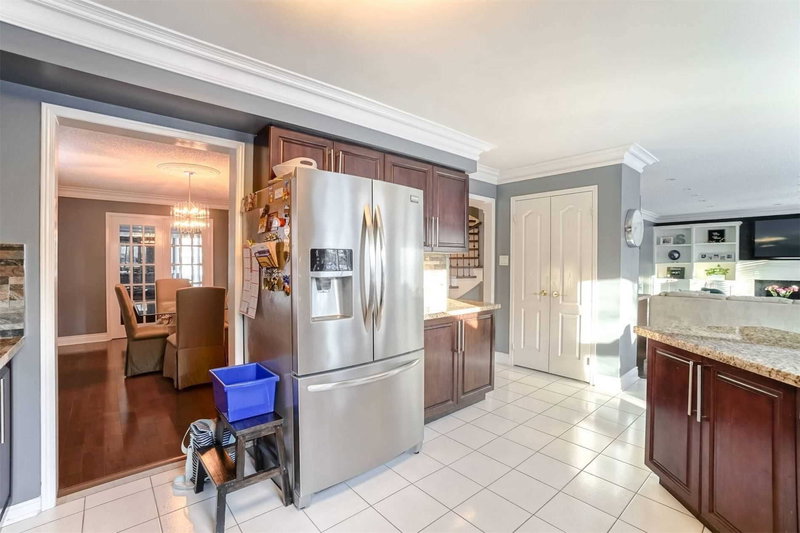 45 Livingston Dr, Caledon, L7C1A1 | Image 2