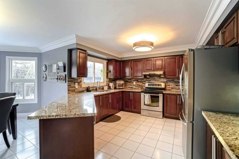 45 Livingston Dr, Caledon, L7C1A1 | Image 3