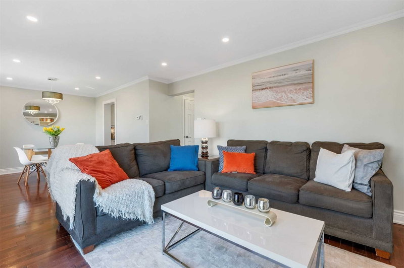 3976 Taffey Cres, Mississauga, L5L2A6 | Image 3