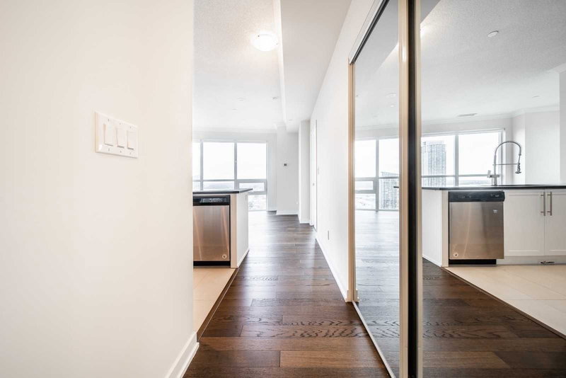 2802 - 510 Curran Pl, Mississauga, L5B0J8 | Image 3