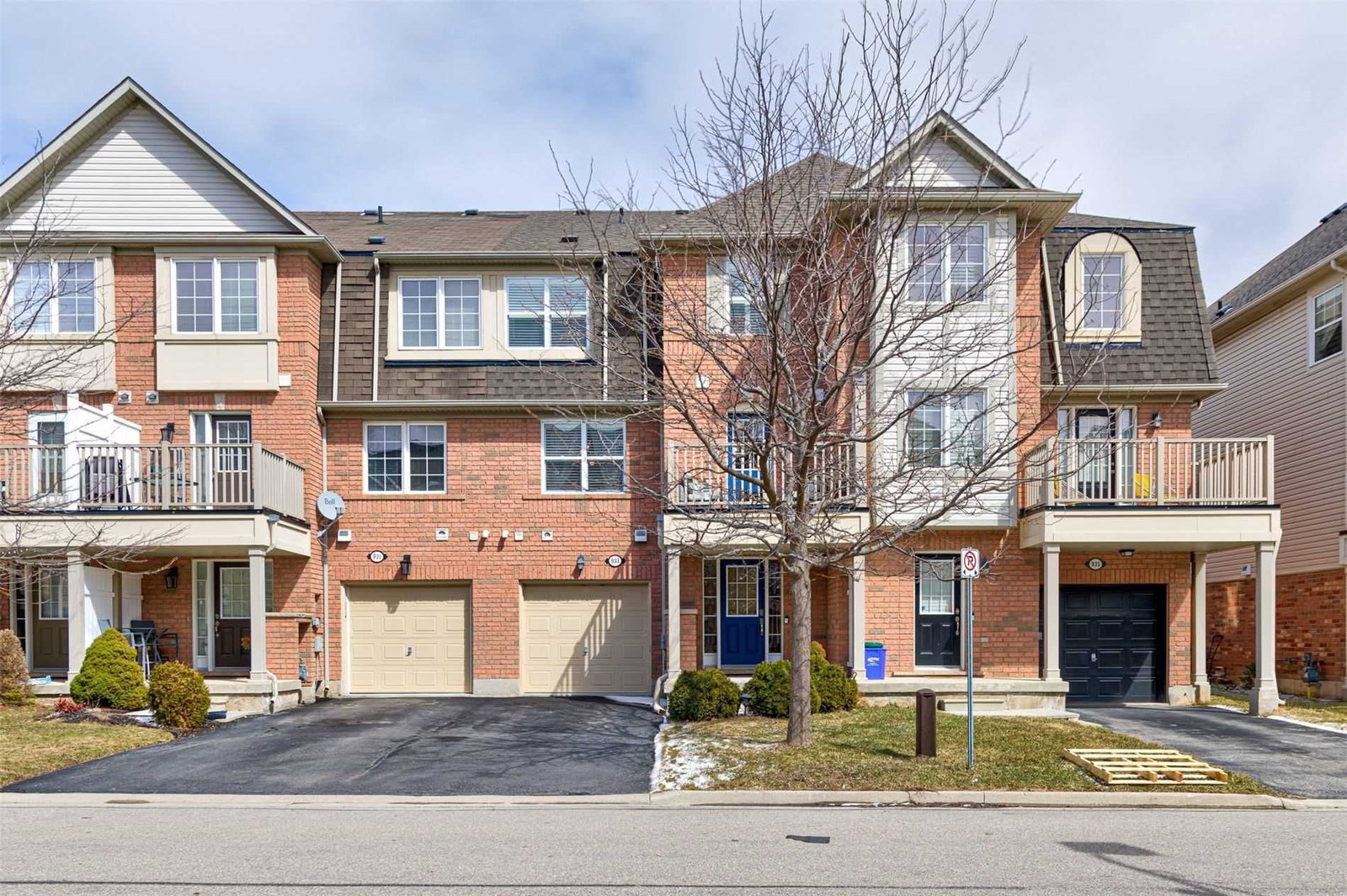 Townhouse sold at 933 Deverell Place, Milton, Ontario, L9T0M2 - Coates - MLS: W5554702