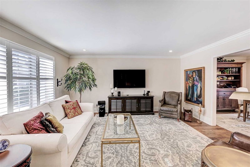 1841 Sherwood Forrest Circ, Mississauga, L5K 2G6 | Image 3