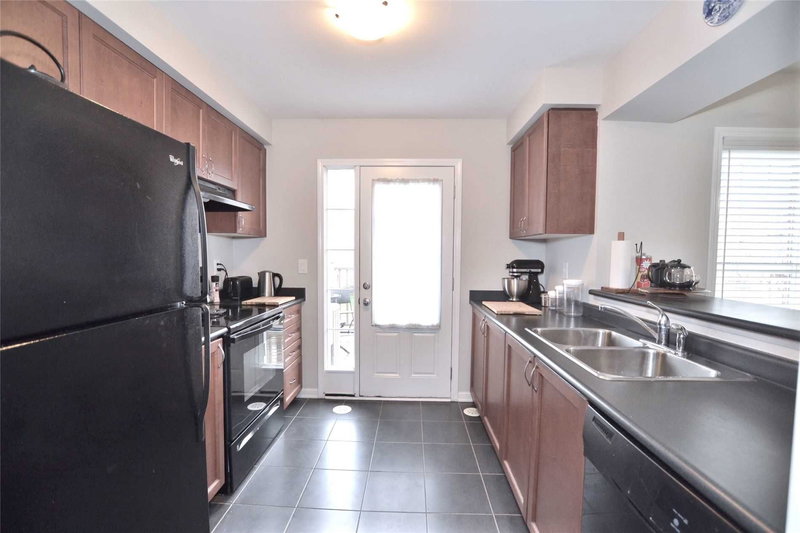 562 Pharo Pt, Milton, L9T8H7 | Image 2