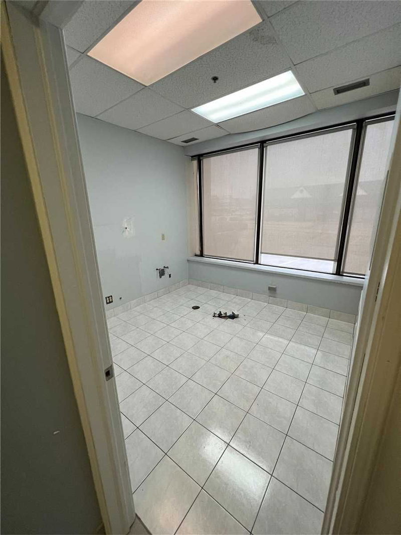 101 - 2978 Islington Ave, Toronto, M9L2K6 | Image 2