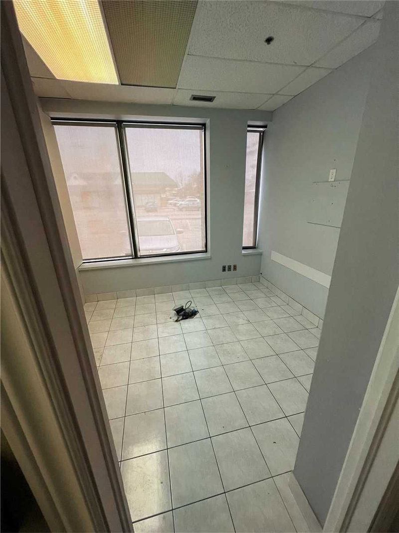 101 - 2978 Islington Ave, Toronto, M9L2K6 | Image 3