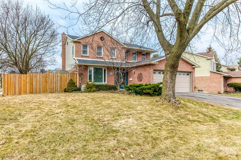 3031 Kilbride Crt, Mississauga, L5N 3C5 | Image 2