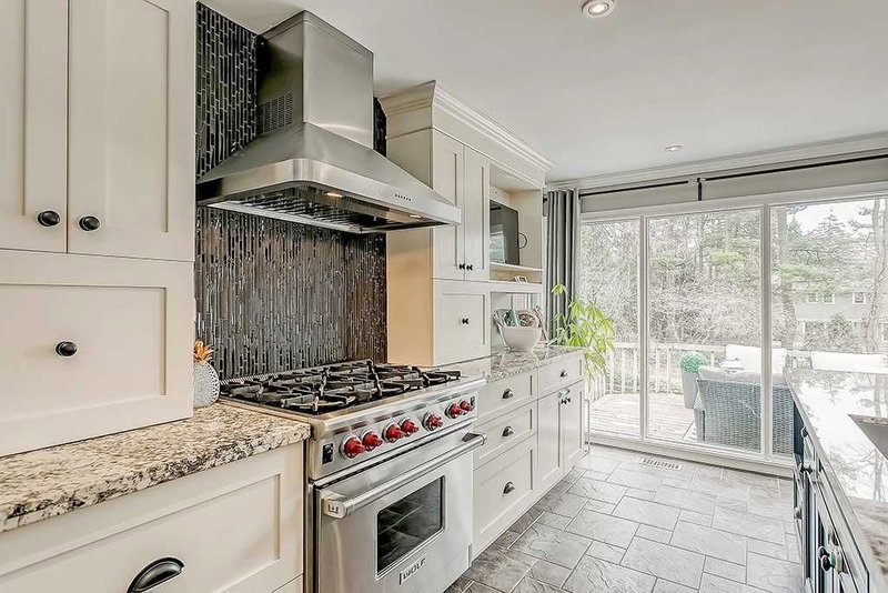 1466 Seagram Ave, Oakville, L6L1X1 | Image 2