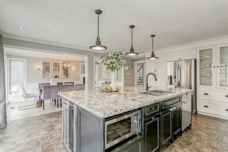 1466 Seagram Ave, Oakville, L6L1X1 | Image 3