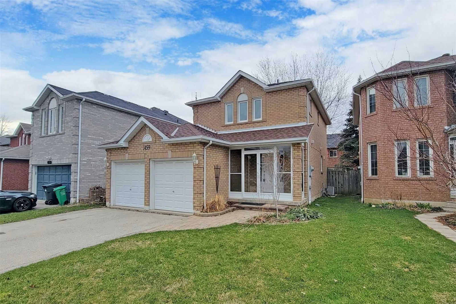 Detached House sold at 1459 Emerson Lane, Mississauga, East Credit, L5V1L6 - MLS: W5571199