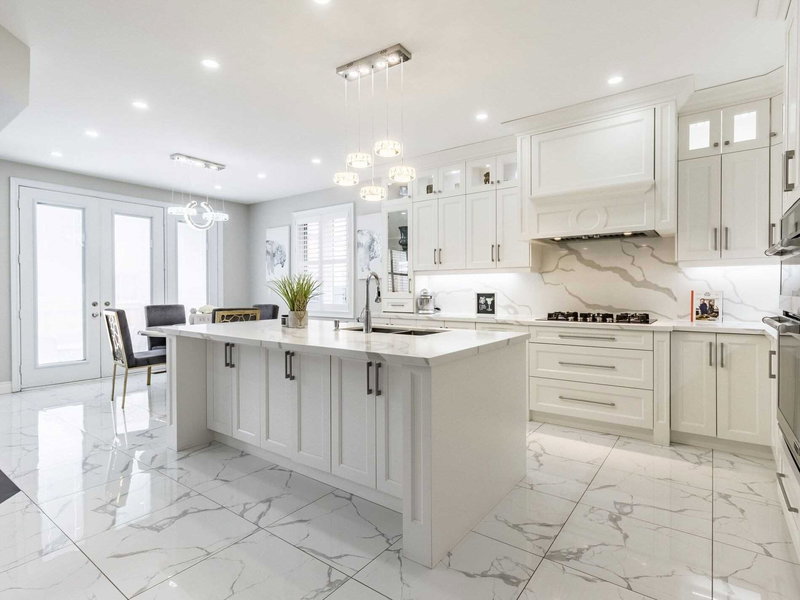 39 Argelia Cres, Brampton, L6X5N5 | Image 2