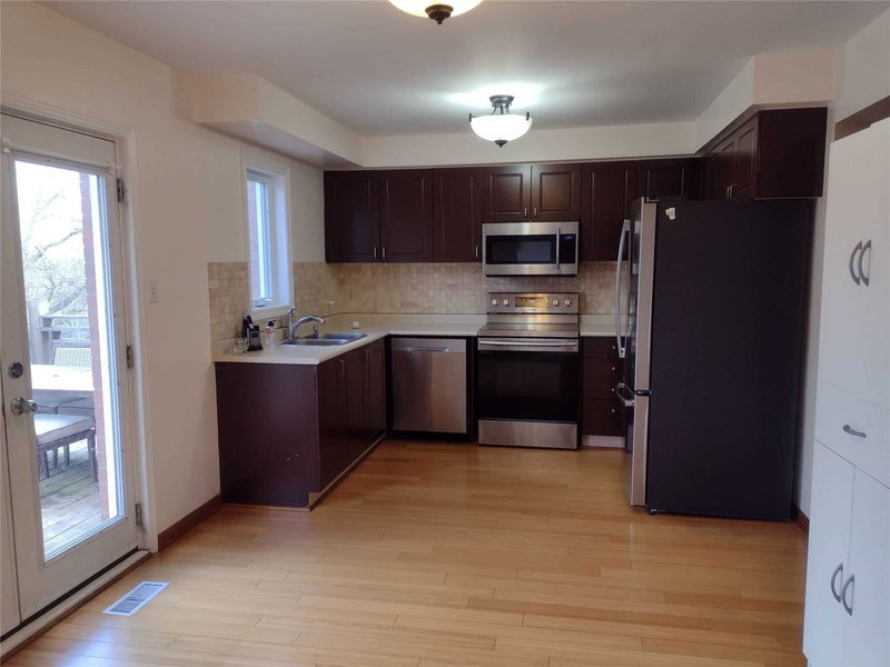 234 Howard Cres, Orangeville, L9W4W6 | Image 3