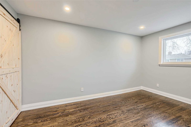 2545 Padstow Cres, Mississauga, L5J2G2 | Image 2