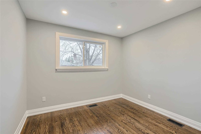 2545 Padstow Cres, Mississauga, L5J2G2 | Image 3