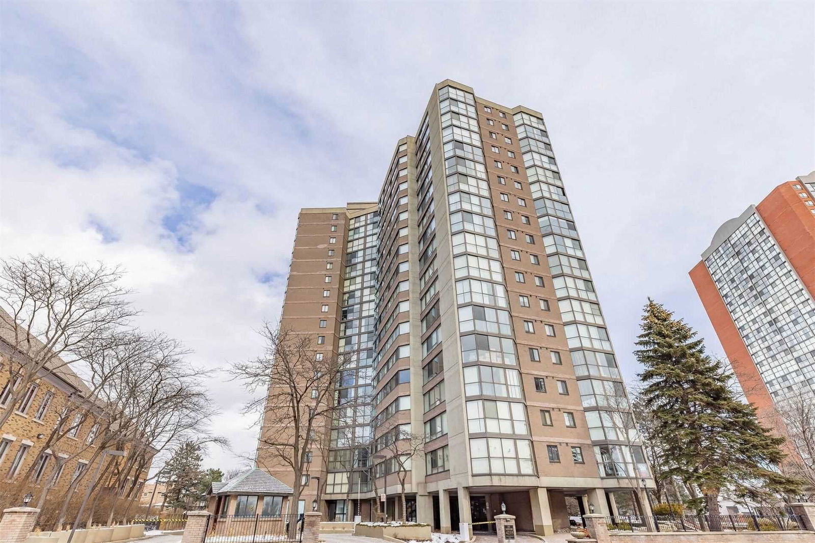 Condo sold at #1202-4235 Sherwoodtowne Boulevard, Mississauga, City Centre, L4Z1W3 - MLS: W5580034