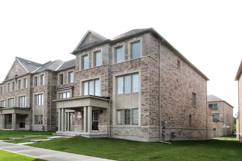 15 Temple Manor Rd, Brampton, L6Y6C4 | Image 2