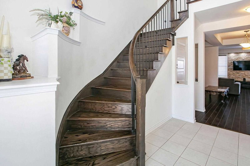 38 Leadenhall Rd, Brampton, L7A4G3 | Image 3