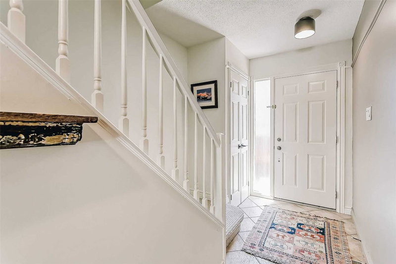 109 Brant St, Oakville, L6K2Z7 | Image 3