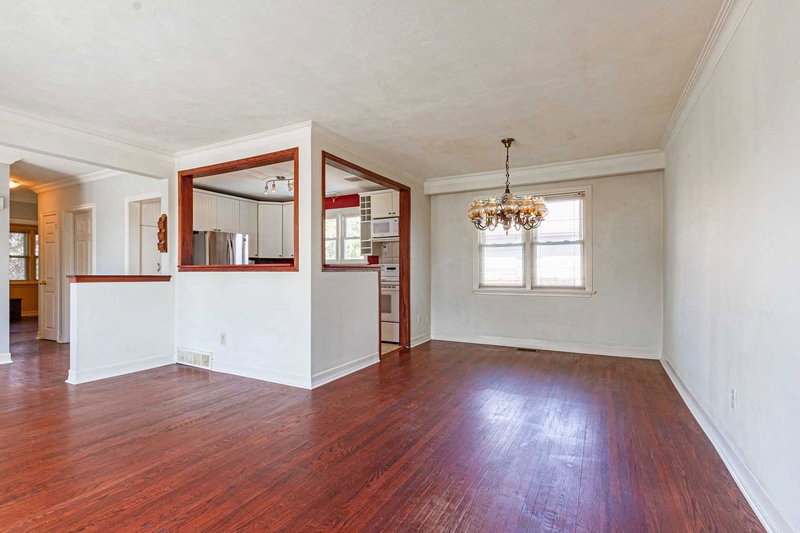 2063 Hixon St, Oakville, L6L 1S9 | Image 3