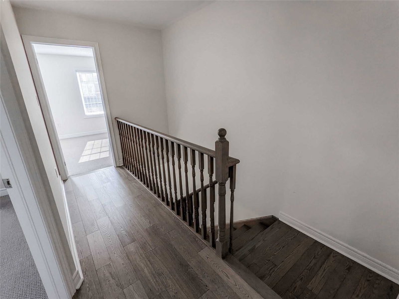 3301 Jacob Way, Oakville, L6M 0X3 | Image 3