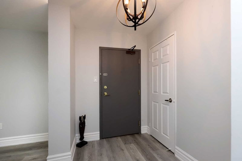 1101 - 100 County Court Blvd, Brampton, L6W4A5 | Image 2