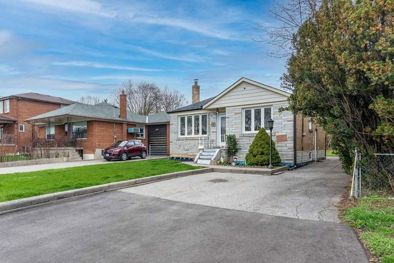 1 Tumpane St, Toronto, M3M1L5 | Image 3