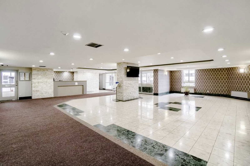 411 - 41 Markbrook Lane, Toronto, M9V5E6 | Image 2