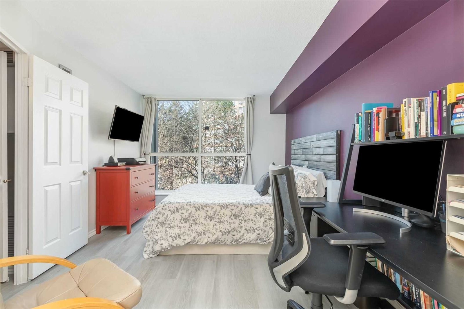 Listing Image 7