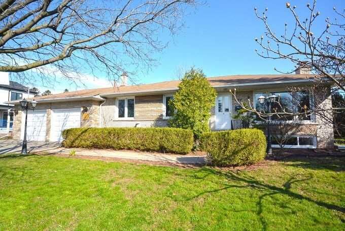 577 Trudale Crt, Oakville, L6L4H2 | Image 3