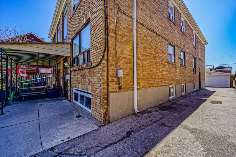 7 Auburn Ave, Toronto, M6H2L6 | Image 3