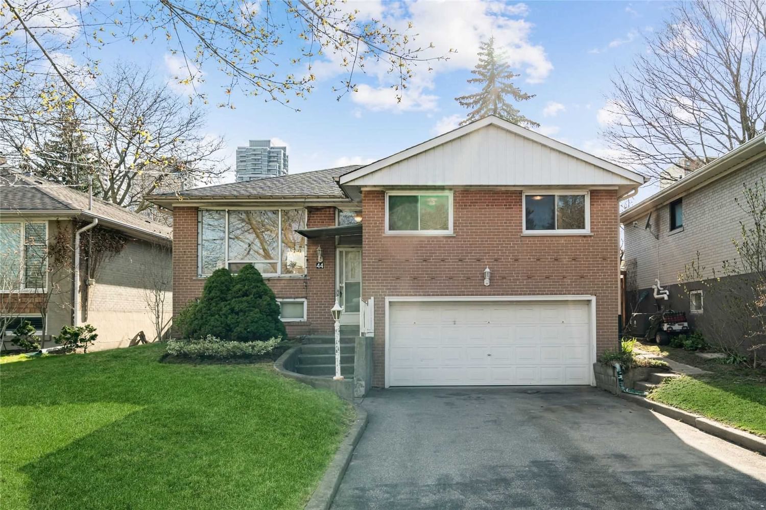 Detached House sold at 44 Blaketon Road, Toronto, Islington-City Centre West, M9B4W3 - MLS: W5599618