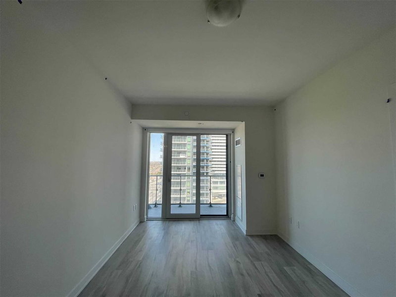 1010 - 4675 Metcalfe Ave, Mississauga, L5M 0Z8 | Image 3