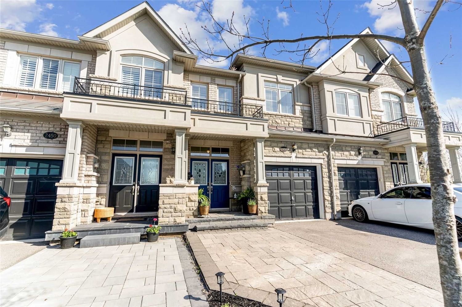 Townhouse sold at 2452 Greenwich Drive, Oakville, West Oak Trails, L6M0R8 - MLS: W5612316