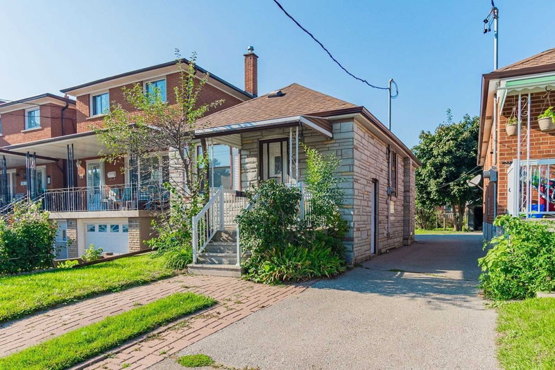 20 East Dr, Toronto, M6N2N7 | Image 2