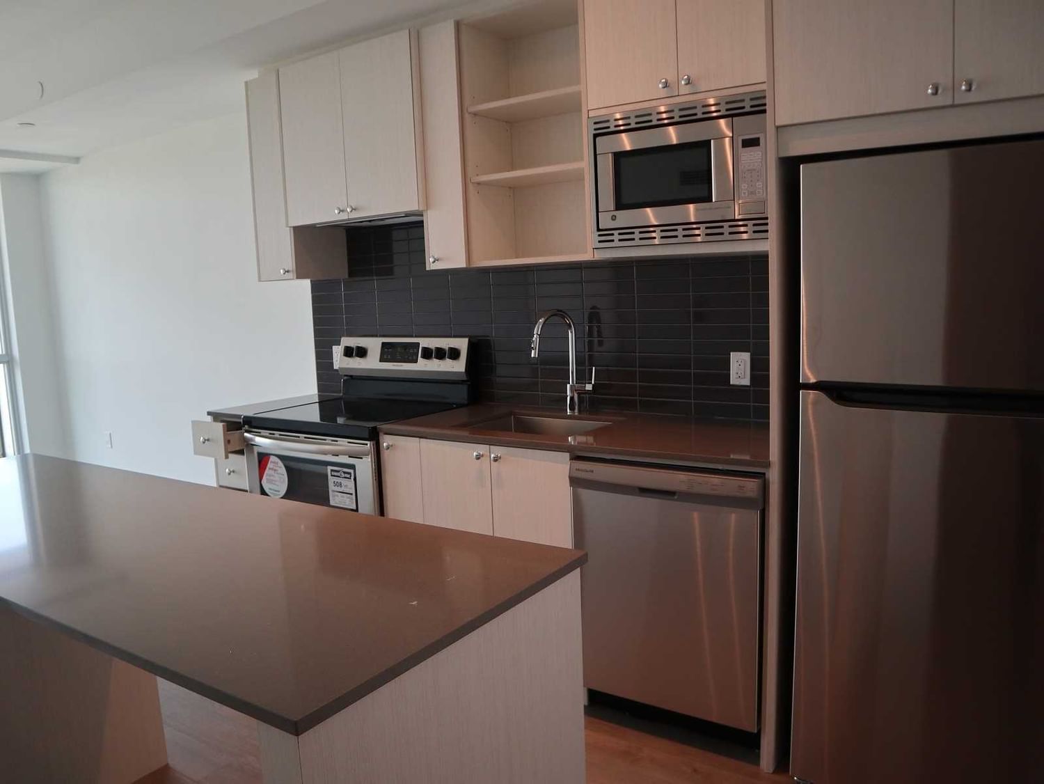 Condo leased at 523-60 George Butchart Drive, Toronto, Downsview-Roding-CFB, M3K 0E1 - MLS: W5617581