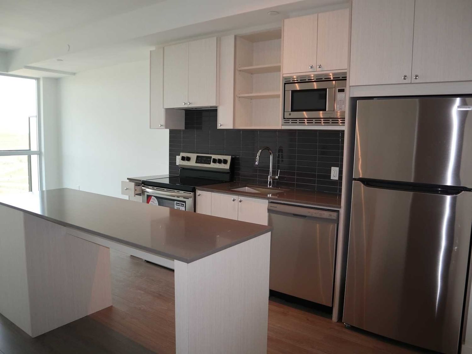 Condo leased at 523-60 George Butchart Drive, Toronto, Downsview-Roding-CFB, M3K 0E1 - MLS: W5617581