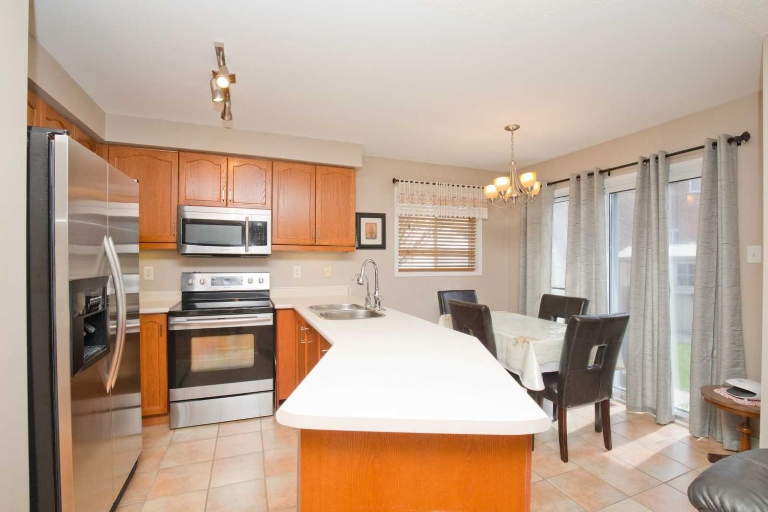 Listing Image 7