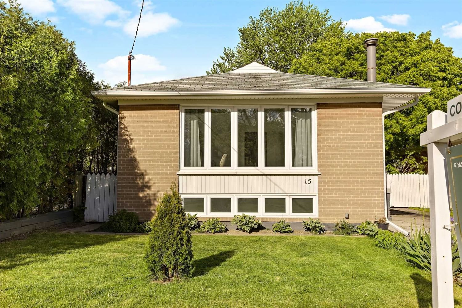 Listing photo 2